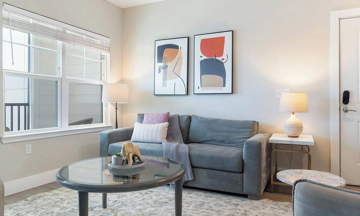 Southeast Orlando Apartment | Landing | Amazing 1BD, Gym, Pool