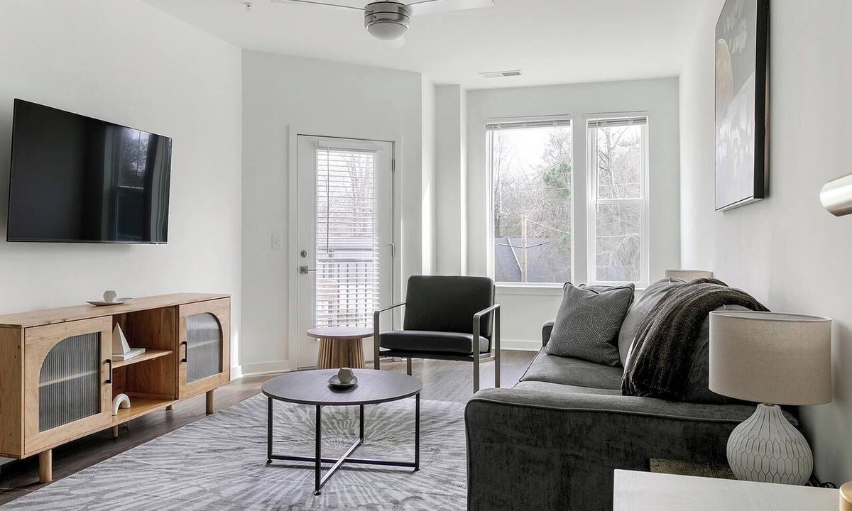 East Raleigh Apartment | Landing | Beautiful 1BD, Yoga Studio, Clubhouse