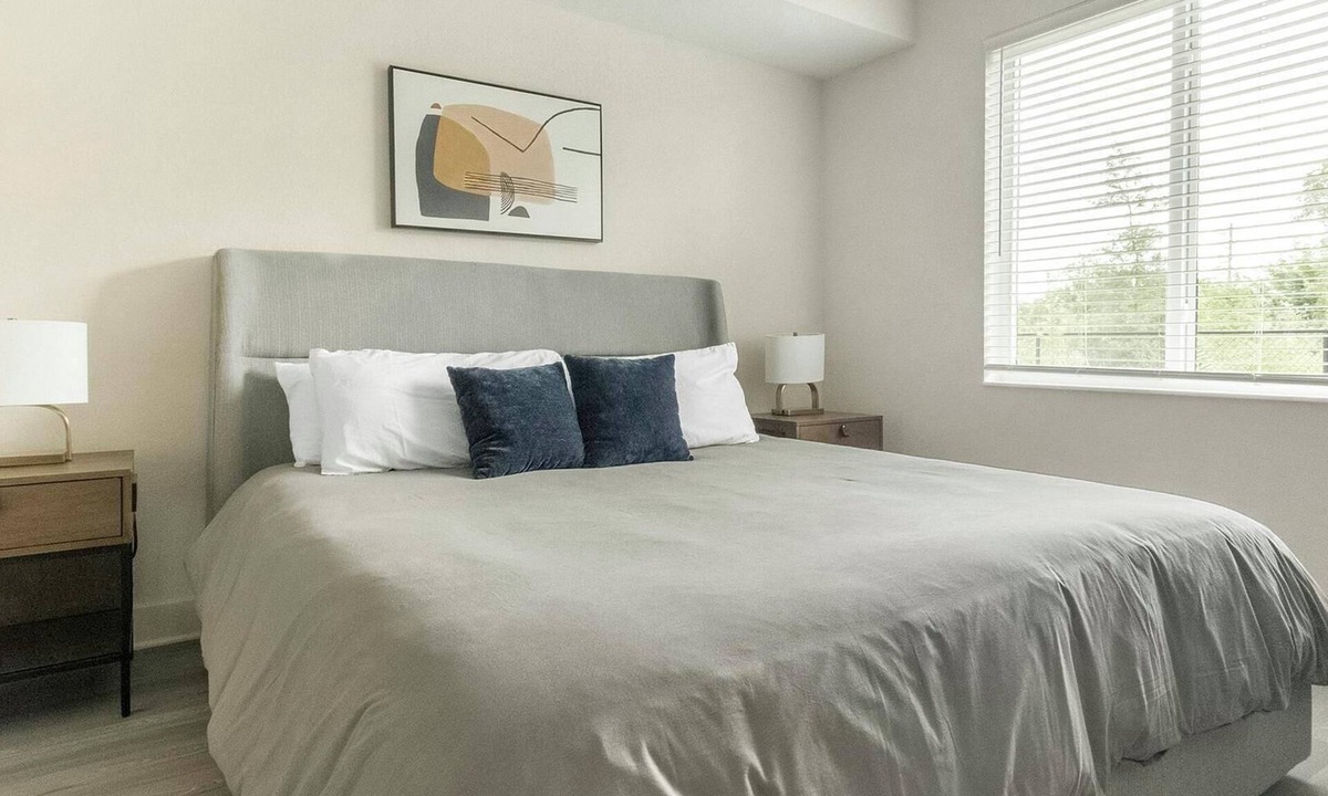 Palmetto Apartment | Landing | Chic 1BD, Gym, Pool