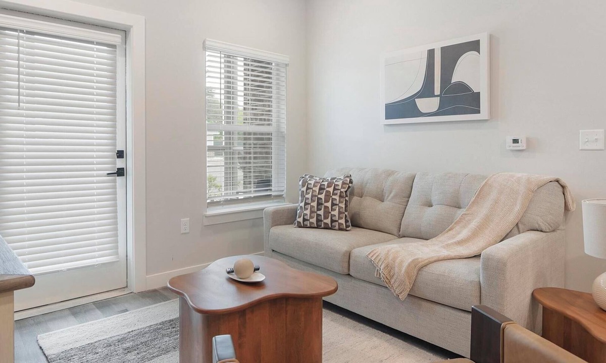Beaufort Apartment | Landing | Chic 1BD, Gym