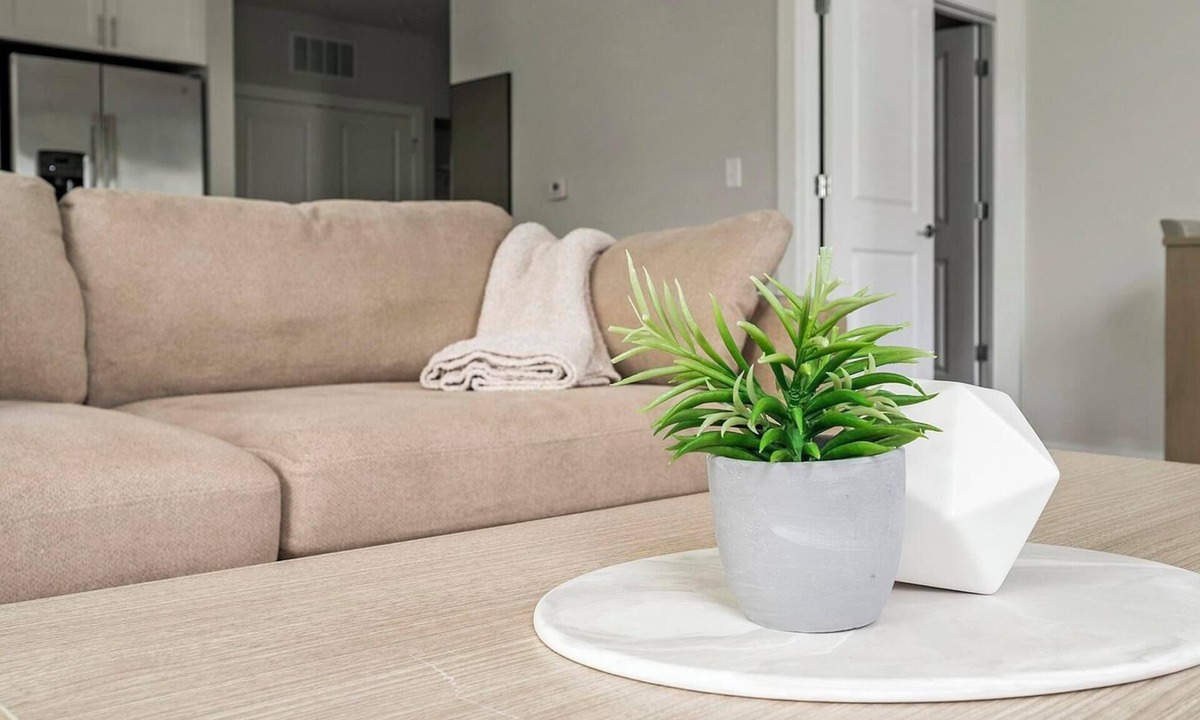 Matthews Apartment | Landing | Chic 2BD, Gym, Pool