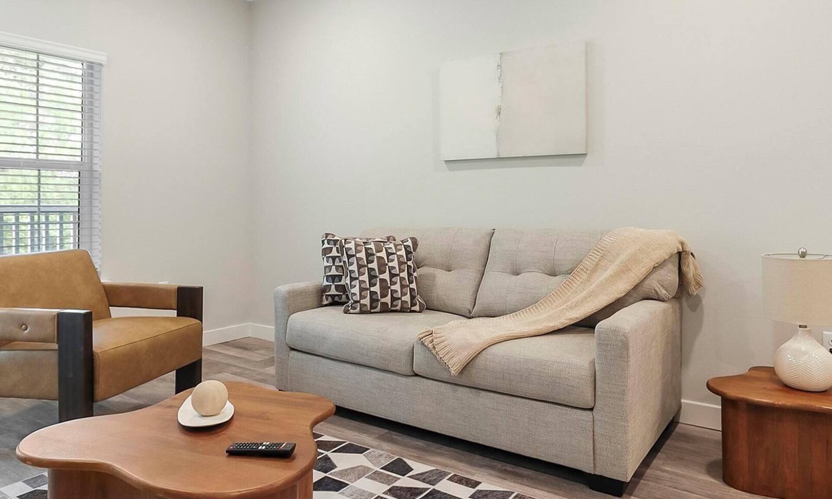 Beaufort Apartment | Landing | Chic 2BD, Gym