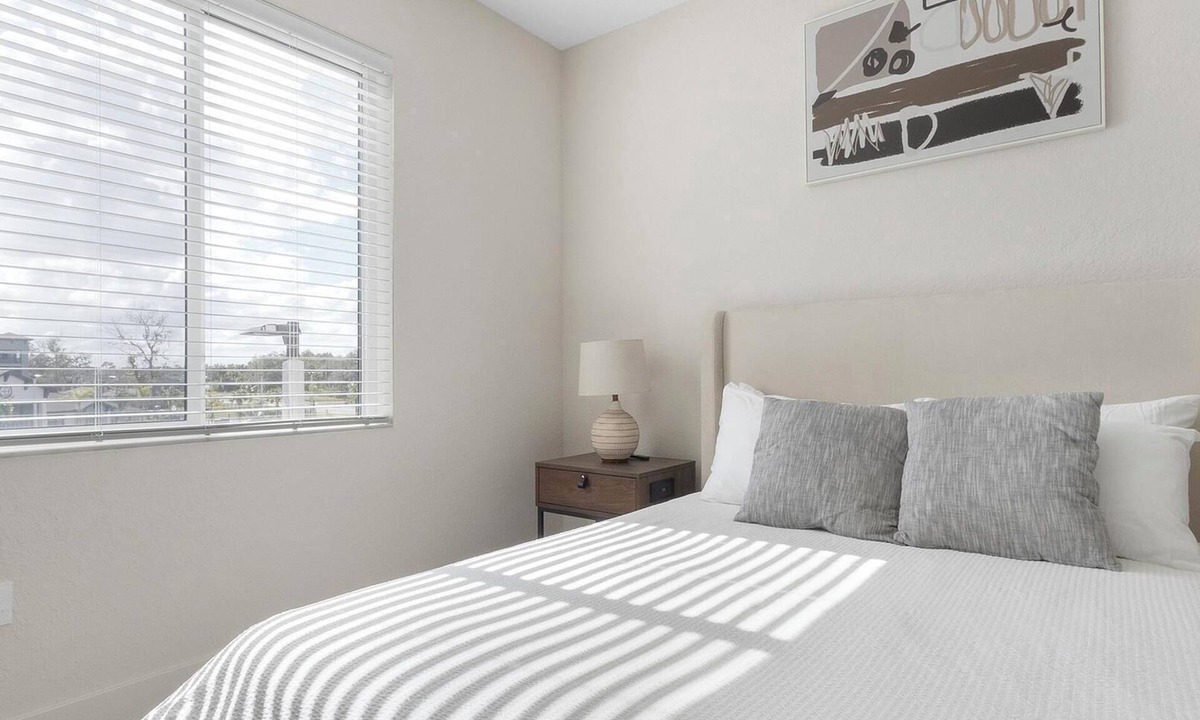 Palmetto Apartment | Landing | Incredible 2BD, Yoga Studio, Pool