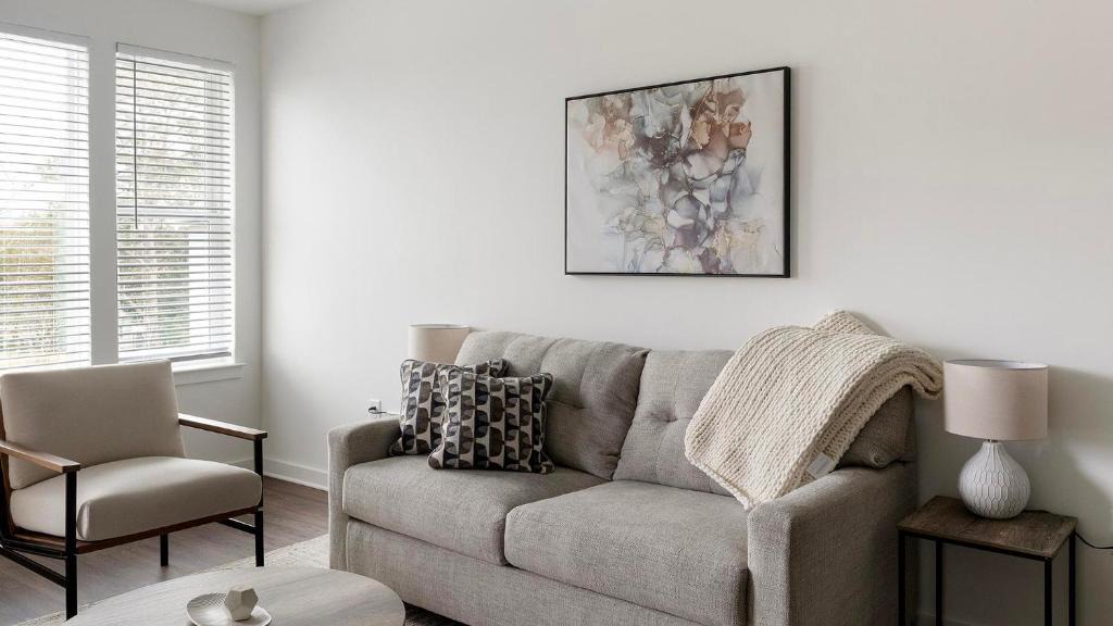 East Raleigh Apartment | Landing Modern 1BD Yoga Studio Gym