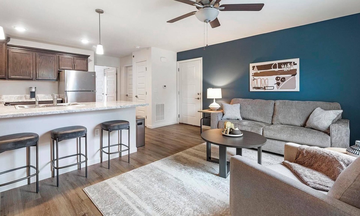 Lyman Apartment | Landing | Spectacular 1BD, Gym, Pool