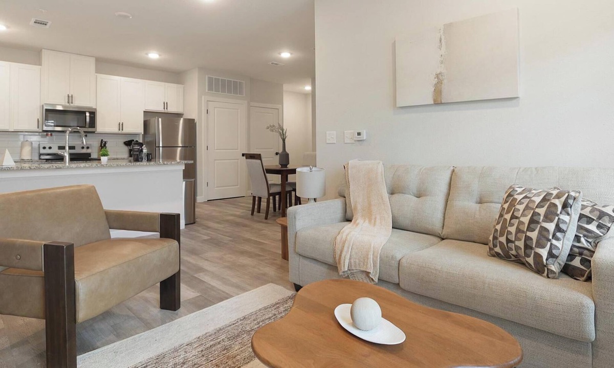 Beaufort Apartment | Landing | Stunning 1BD, Gym