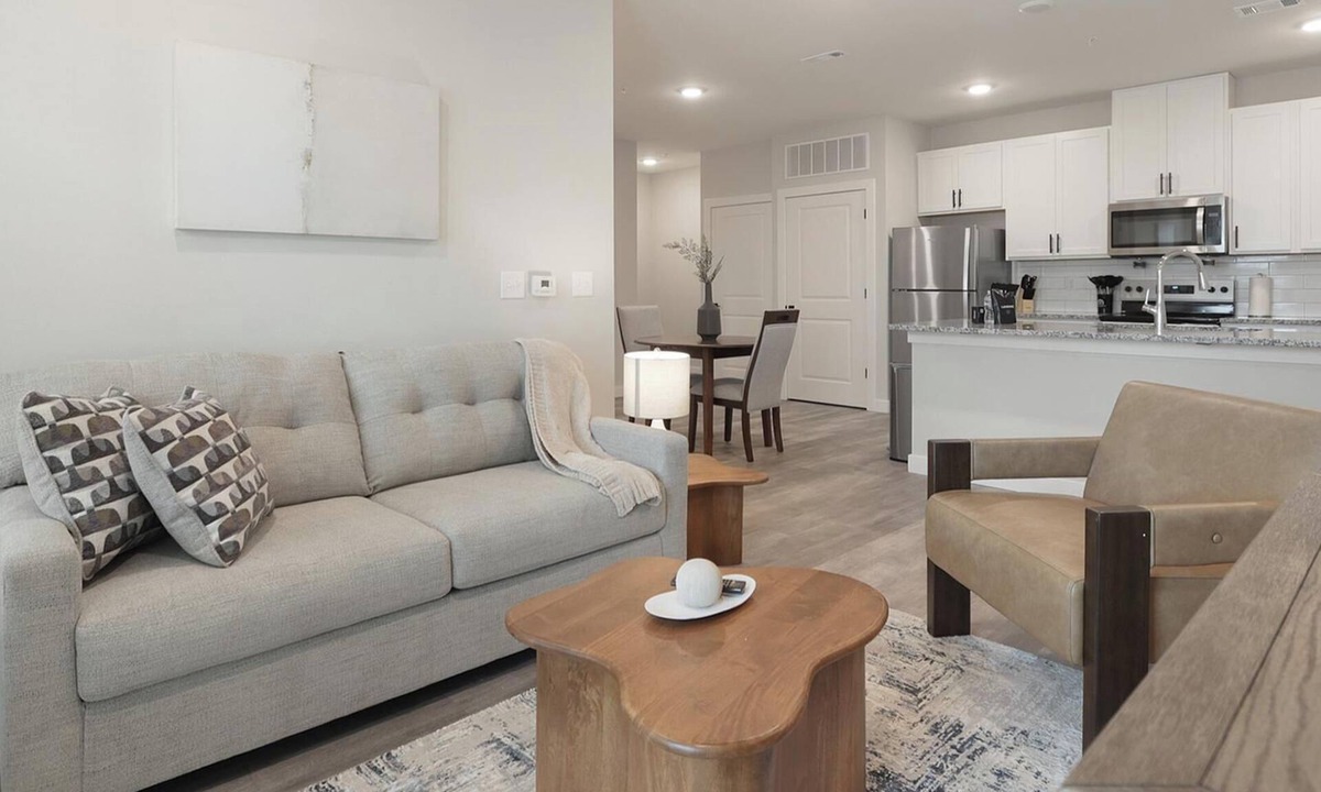 Beaufort Apartment | Landing | Stunning 1BD, Gym