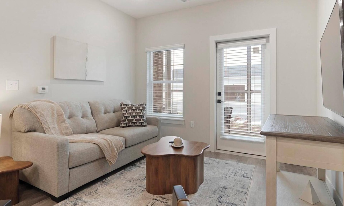 Beaufort Apartment | Landing | Stylish 1BD, Gym
