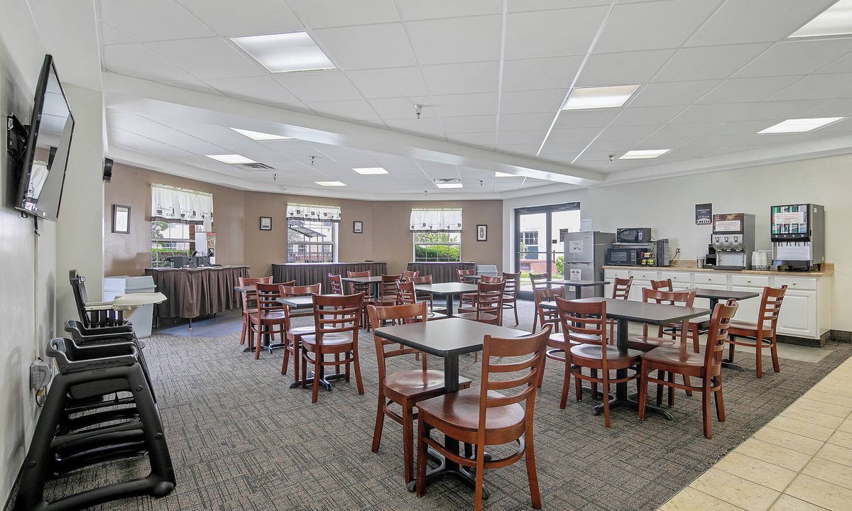 Fort Bragg Hotel | Landmark Inn Fort Liberty