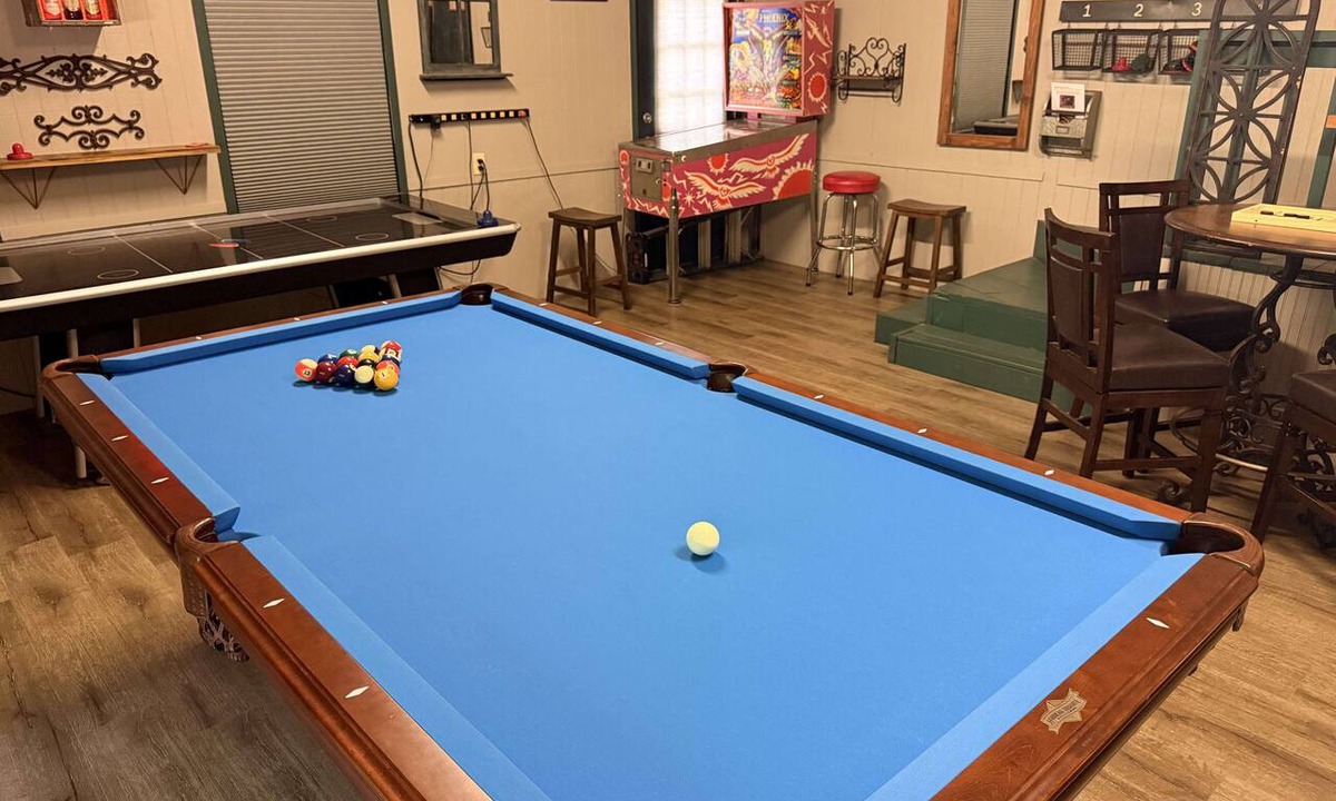 Cleveland House | Large Cabin w/Hot Tub, Pool Table, Game Room & Fire Pit!. Pet Friendly