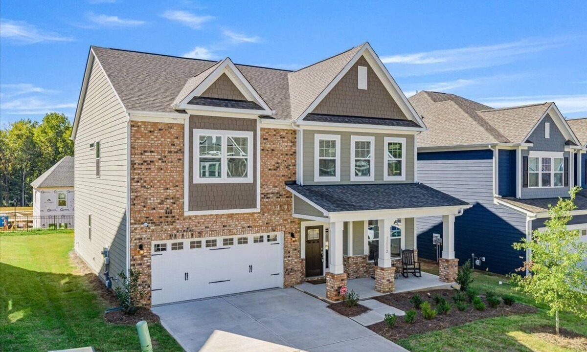 Steele Creek House | Large Family Home in Charlotte 10 Minutes from Lake Wylie & Downtown Charlotte