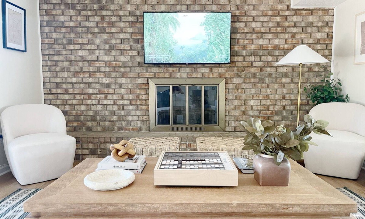 Whitemarsh Island House | Large Home Sleeps 10 By Beach & City