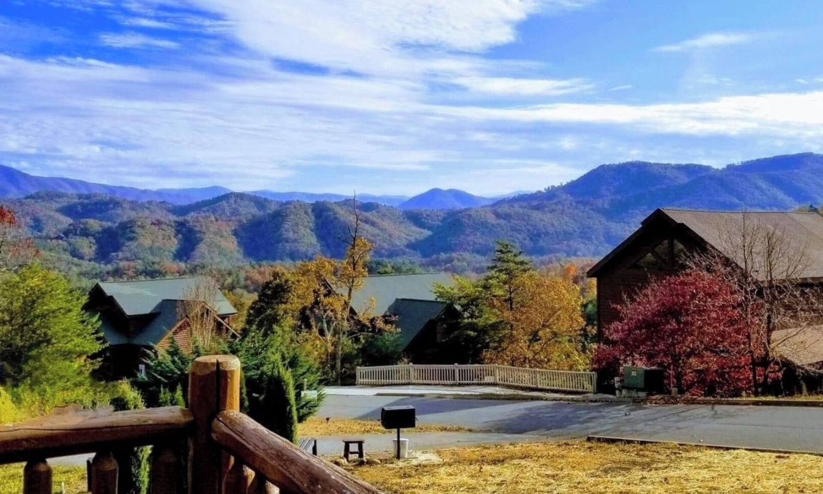 Sevierville Cabin | Laurel View Smart Cabin ~ Beautiful 3 Bedroom Smart Cabin with a Mtn. View!