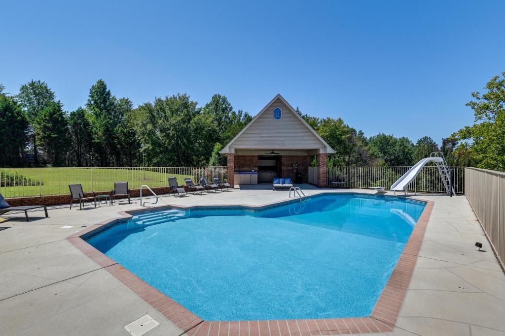 Lebanon House | Lebanon Family Getaway w/Pool, Bikes & Trails!
