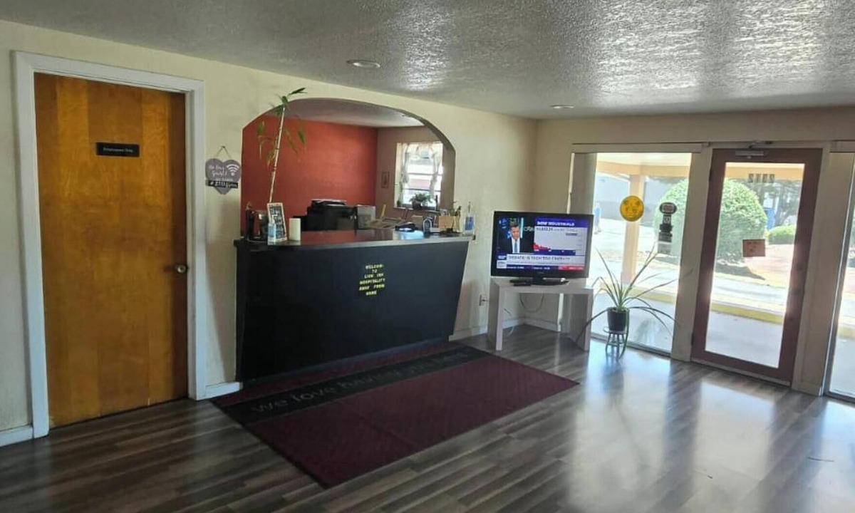 Albemarle Hotel | Lion Inn Albemarle By Hotel O Near US 52