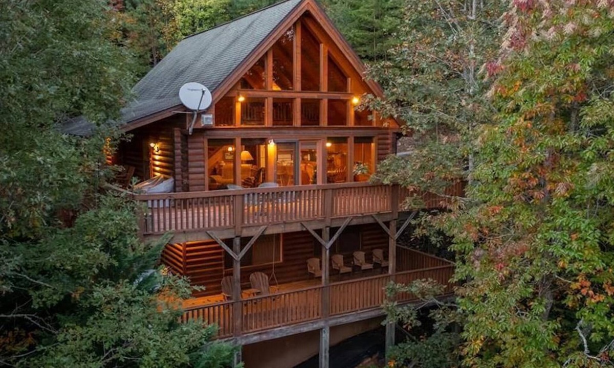 Franklin Cabin | Log Cabin - Mountain views - Hot Tub - Fire Pit