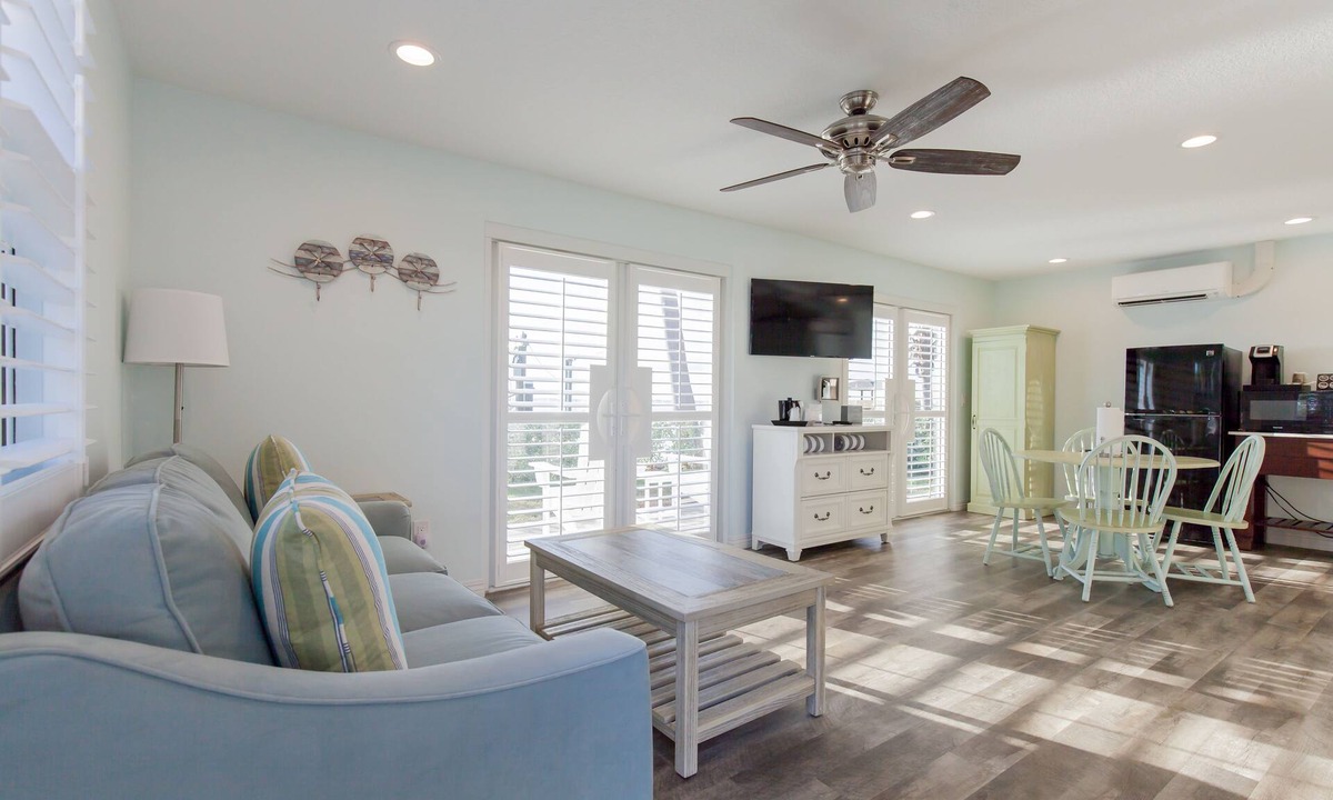 Crescent Beach Hotel | Lost Inn Paradise