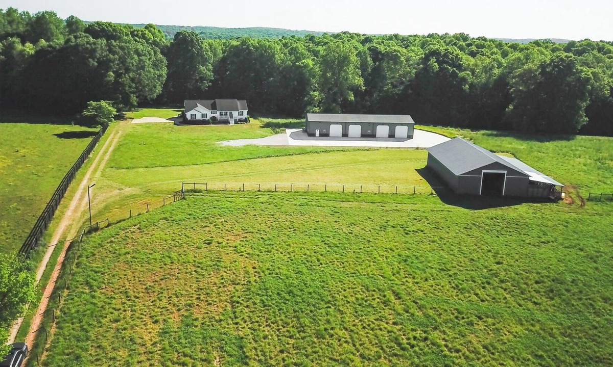 Hall County Other | Lovely Farmhouse Stay
