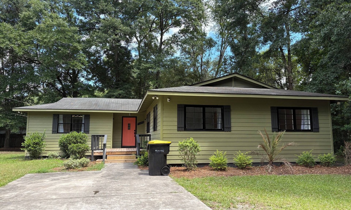 Midtown House | Lovely Home with Pool Table