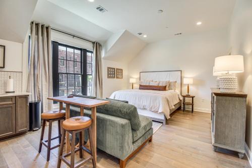 Hitch Village - Fred Wessels Homes Apartment | Lovely Savannah Studio: 1 Mi to Historic District!