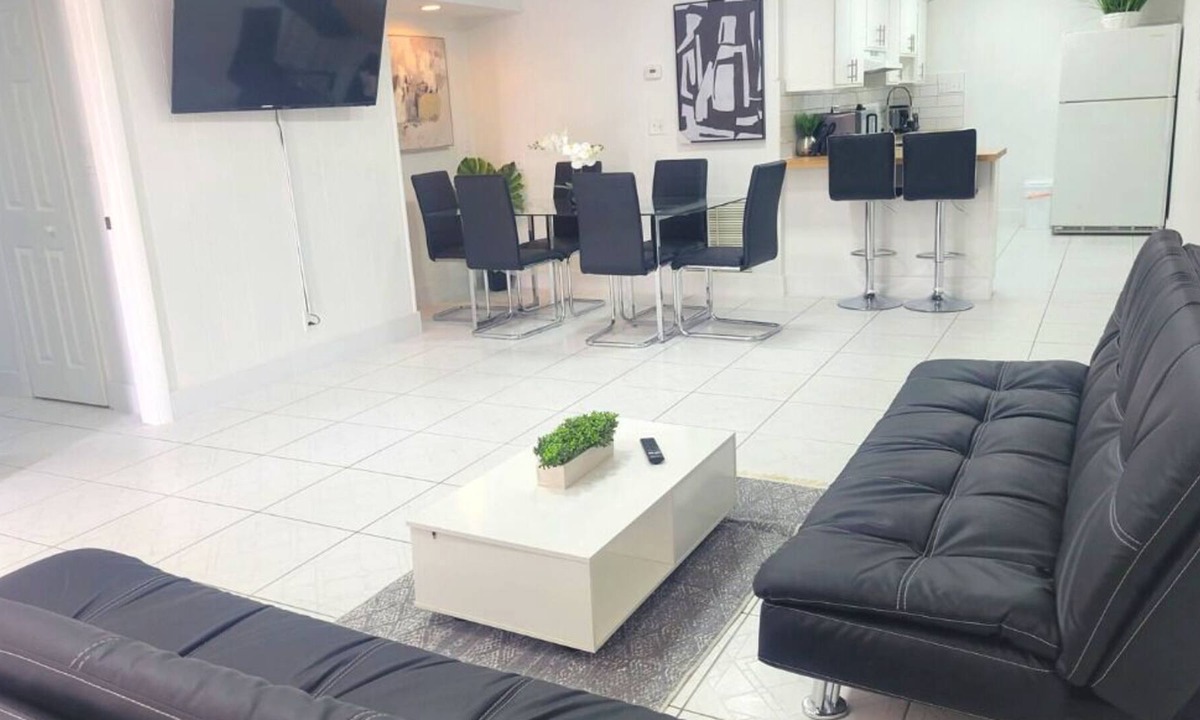 Lake Ridge Apartment | ★Lovely1 BR Apt★ Minutes away to Fort Lauderdale/Las Olas Beach★