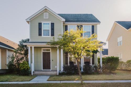 Bluffton House | Lowcountry Lodge! In the heart of historic Old Town Bluffton SC