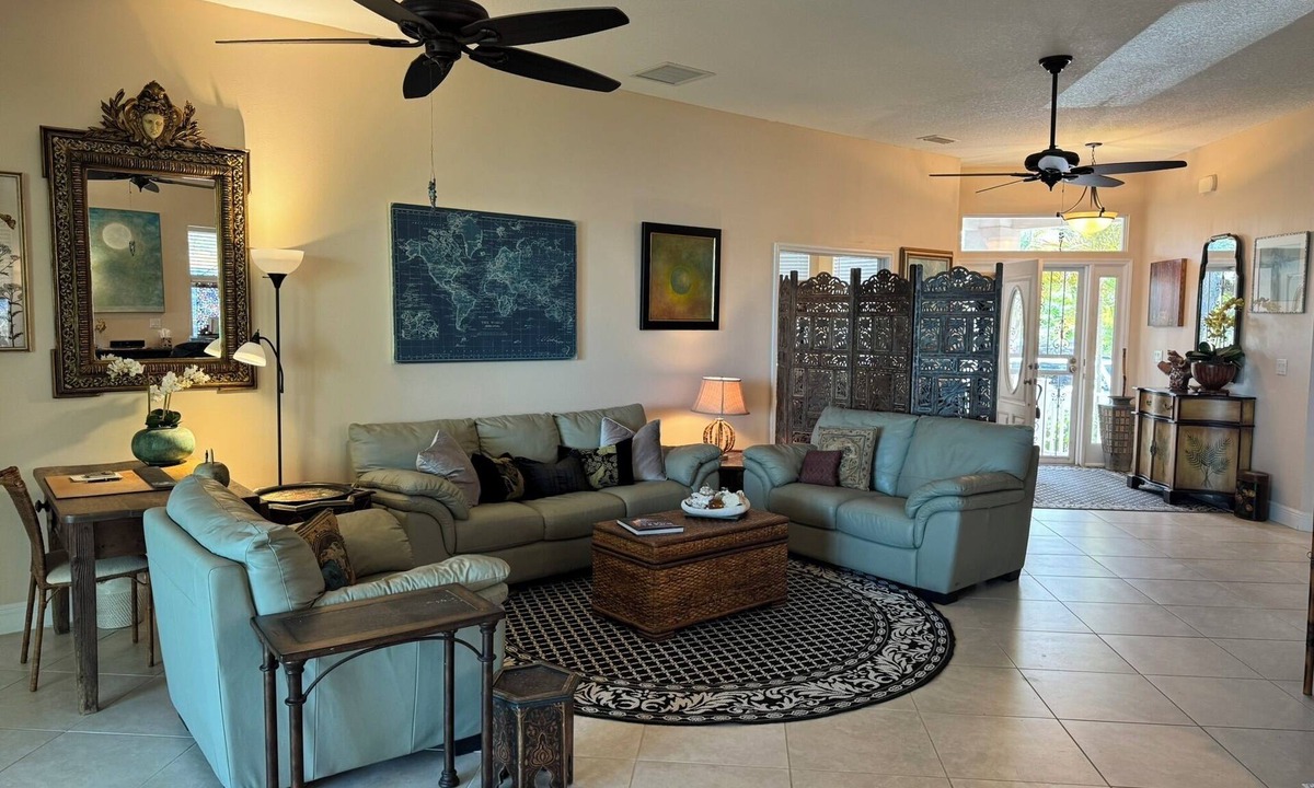 Sebastian House | Luna Shoal 2-bedroom house on the river in charming Sebastian