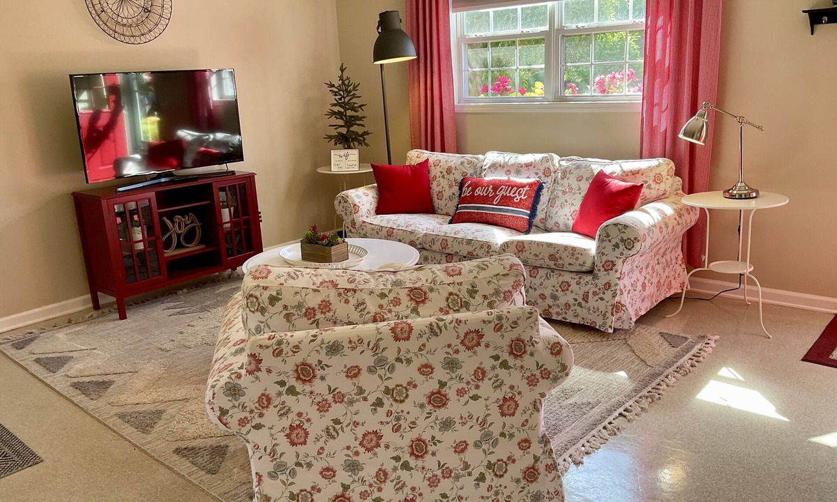 Aiken Apartment | Lunas Flat 145 :Spotless, Sweet, Cozy & Comfy. Just renovated.