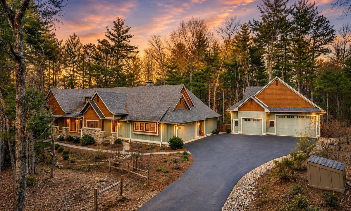 Fletcher House | LUX 3 Acrs Retreat | Game Room/Hot Tub/BBQ/FirePit