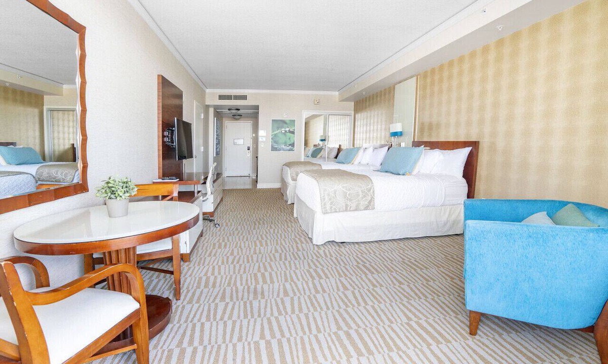 Sunny Isles Beach Hotel | Luxe Beachfront Resort, Top Location & Amenities