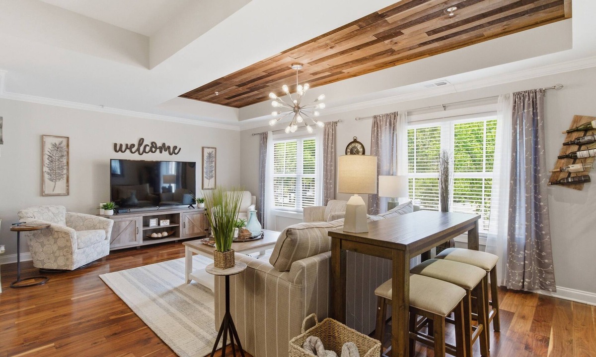 Bluffton House | Luxe Condo in Old Town Bluffton + Elevator + Walkable to everything!