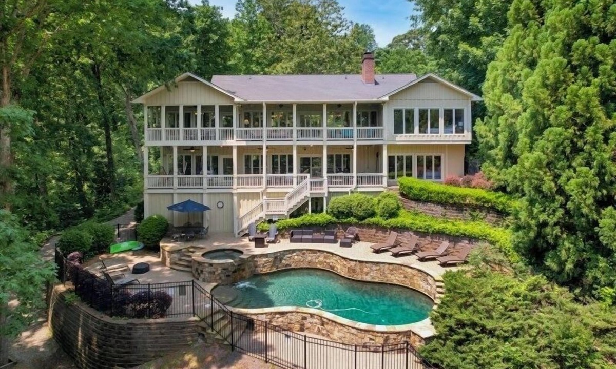 Gainesville House | Luxurious Lake House/private dock/private pool & hot tub