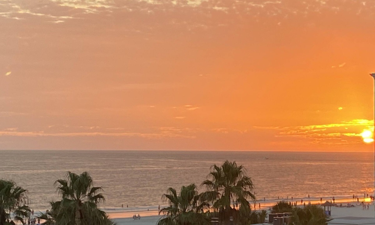 St. Petersburg Condo | Luxurious Waterfront Condo, King Bed, Great Reviews, Must See!
