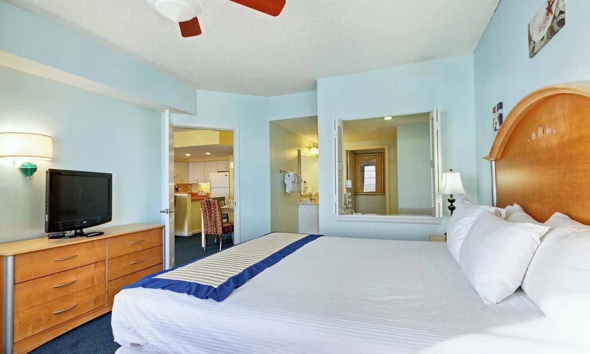 Brush - Stewarts Condo | Luxury 1-bedroom condo ON THE BEACH in amazing Daytona Beach Dec 12-14, 2025
