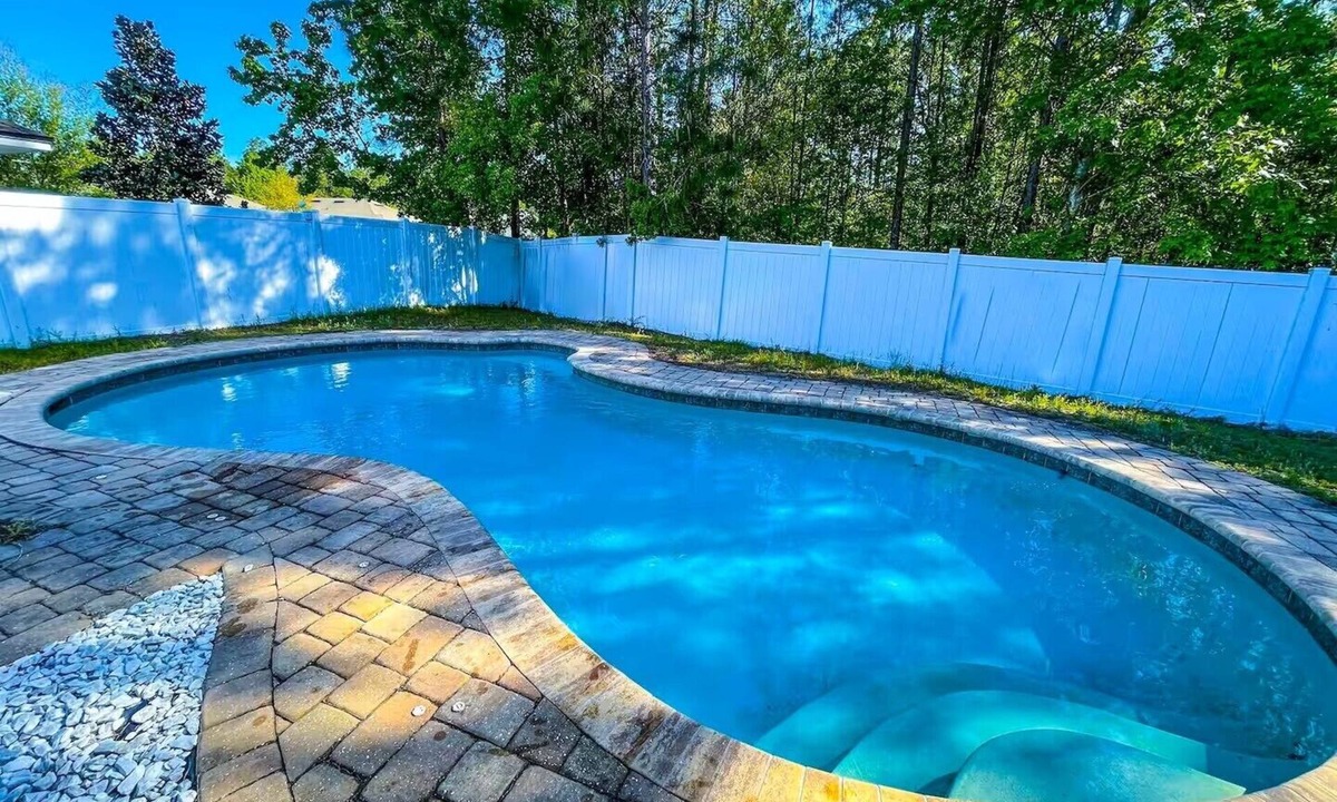 Westside House | Luxury 4BR Pool Retreat Taste of Britain
