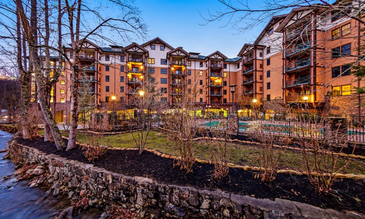 Gatlinburg Condo | Luxury condo near downtown with free attraction tickets & hot tub/pool
