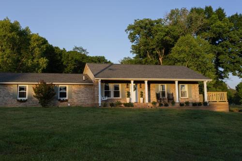 College Grove Villa | Luxury Countryside Cottage on 20 Private Acres Near Nashville