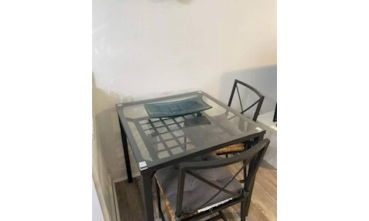 Crescent Heights Apartment | Luxury Entire 1 bed/bath close to Downtown!
