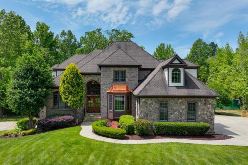 Wake Forest House | Luxury Estate: Game Room & Pickleball Court
