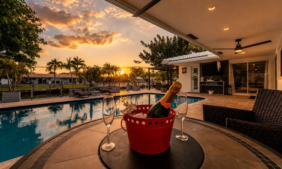 Coral Ridge Isles House | Luxury Fort Lauderdale Waterfront Home Heated Pool Game Room Park