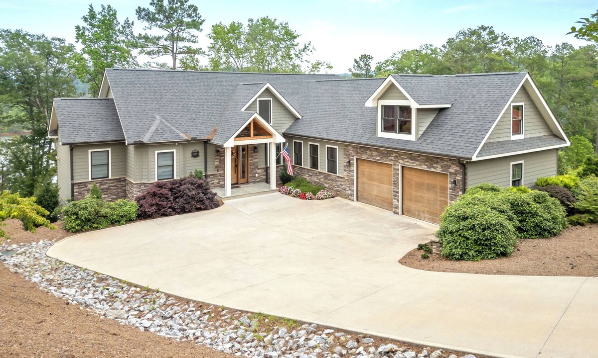 Six Mile House | Luxury Home - Lake Keowee - Quiet Cove W/Private Dock Near Clemson U.
