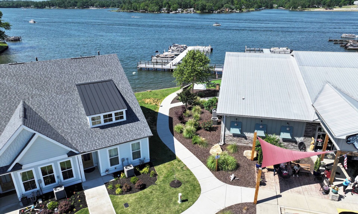 Greenwood House | Luxury Lakeside Therapy, Sleeps 12