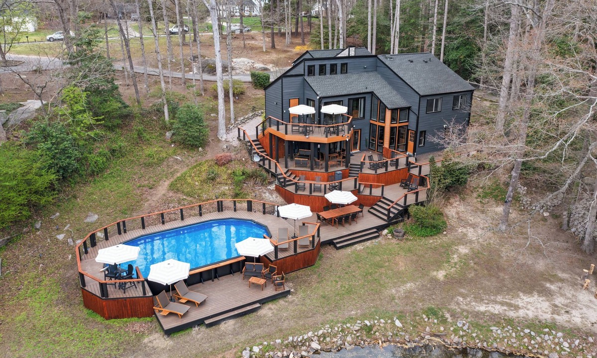 Foxcroft Villa | Luxury Oasis/Pool/Boat/Pond/River/Sleeps 16