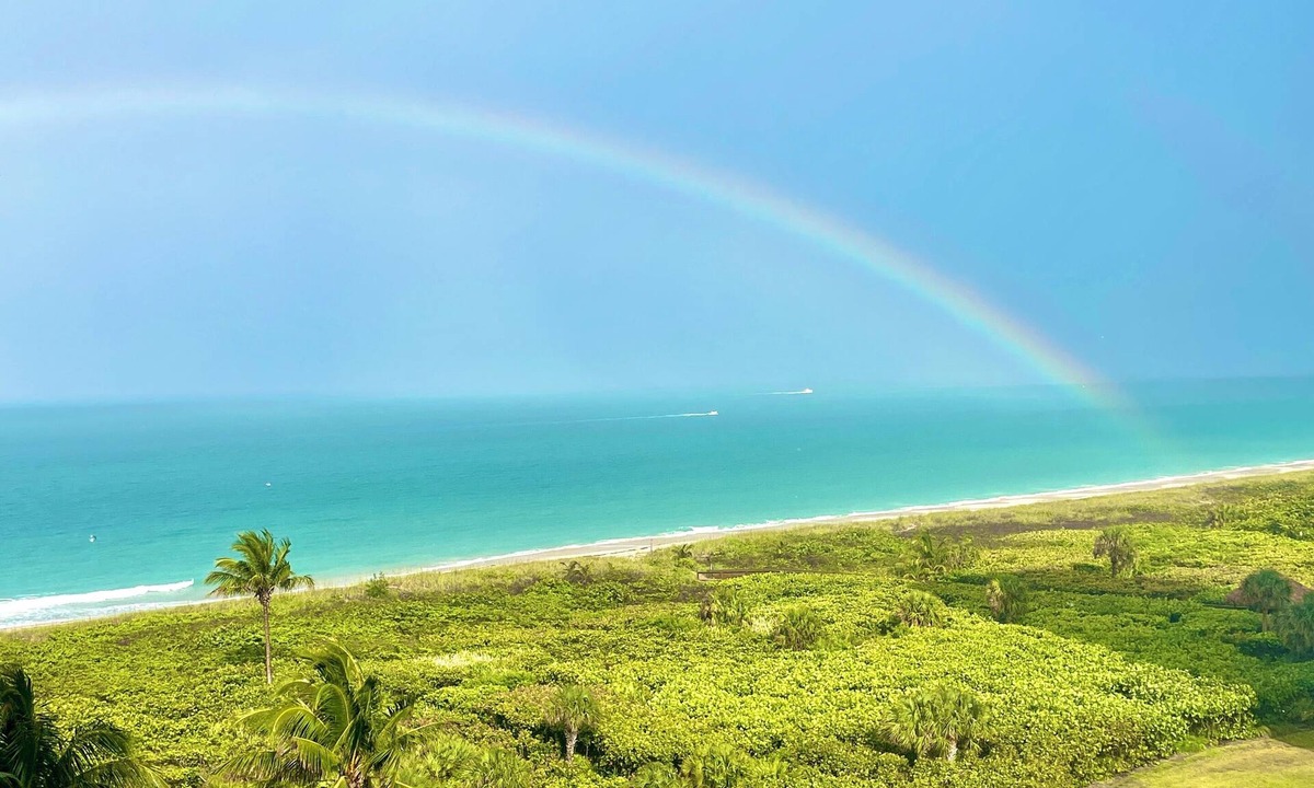 Fort Pierce Shores Condo | Luxury Oceanfront Condo 2 Bed/2 Bath North Hutchinson Island.
