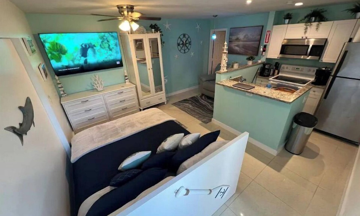 Lake Ridge Apartment | ★Luxury Studio★ 5 min to Beach ★