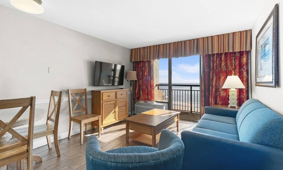 Myrtle Beach Hotel | Magnificent Oceanfront Suite: 9th Floor, Breakfast