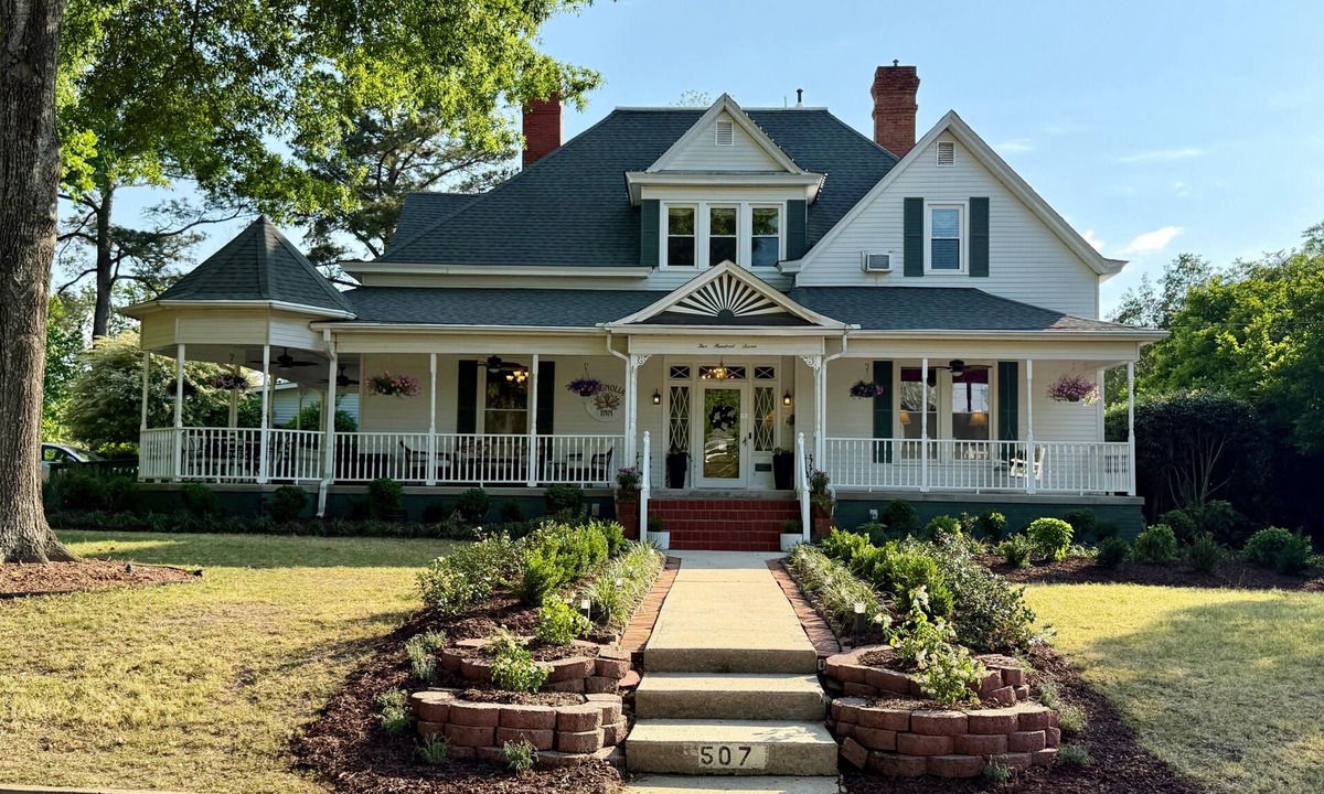 Clayton Bed & Breakfast | Magnolia Inn