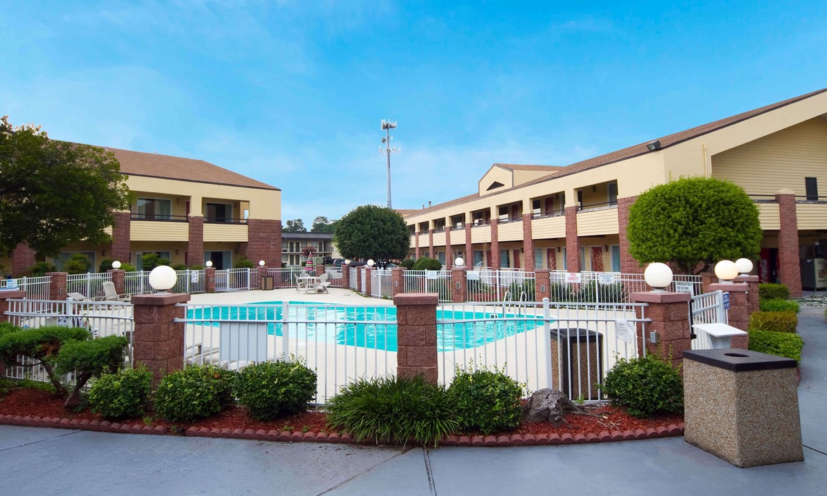 Northwest Hotel | Magnuson Hotel Virginia Beach