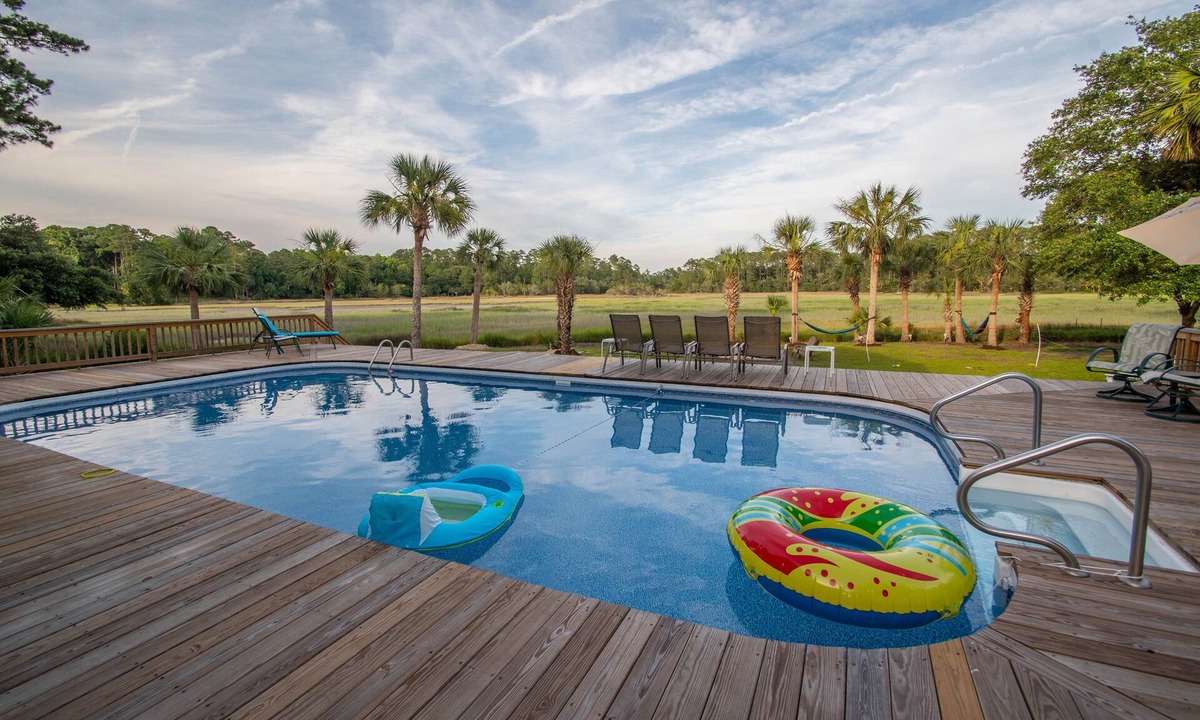 Old Town Bluffton House | Marsh views on a quaint Lowcountry Street! Less than a mile to Downtown Bluffton