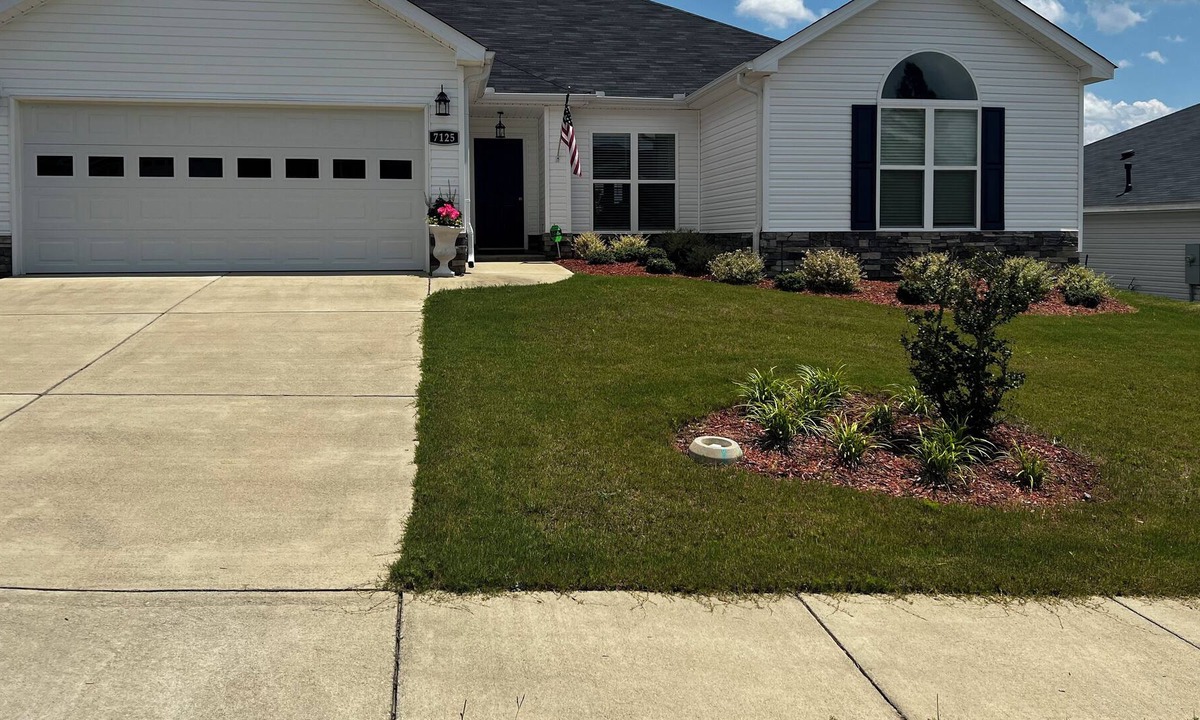 Langley House | Masters Rental- Clean and Sophisticated